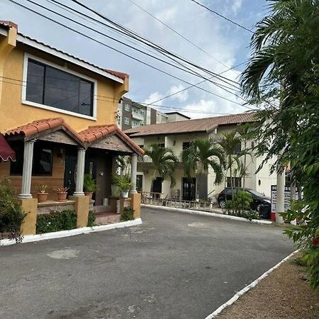 The Jewel Apartamento Kingston Exterior foto
